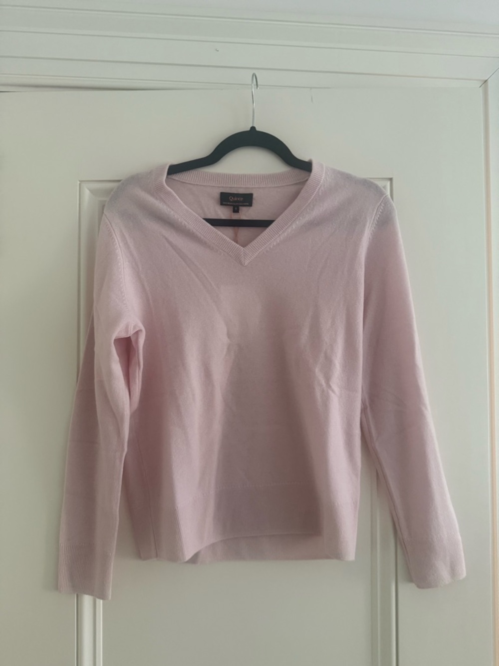 Quince Mongolian Cashmere V Neck sweater NWT - Picture 2 of 5